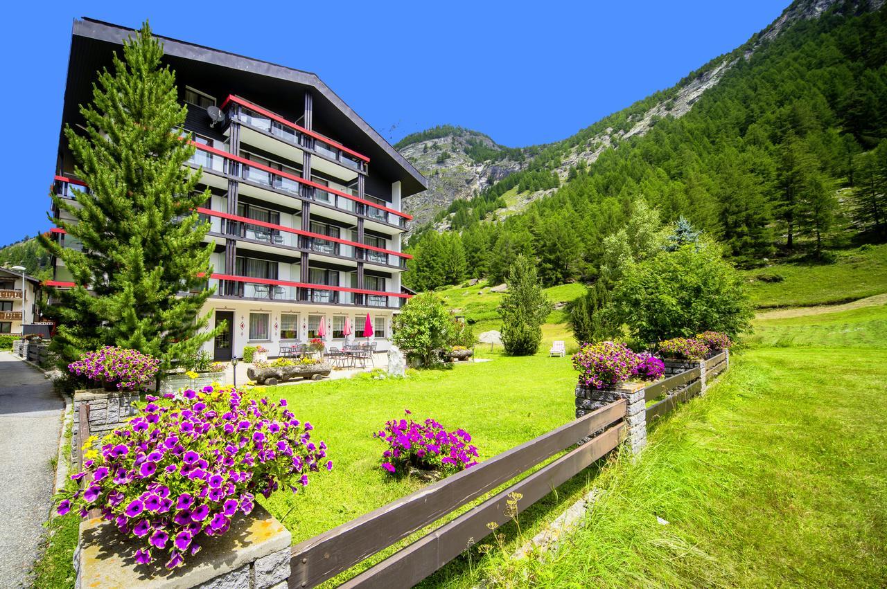 Hotel Alpenhof Saas-Almagell Exterior photo